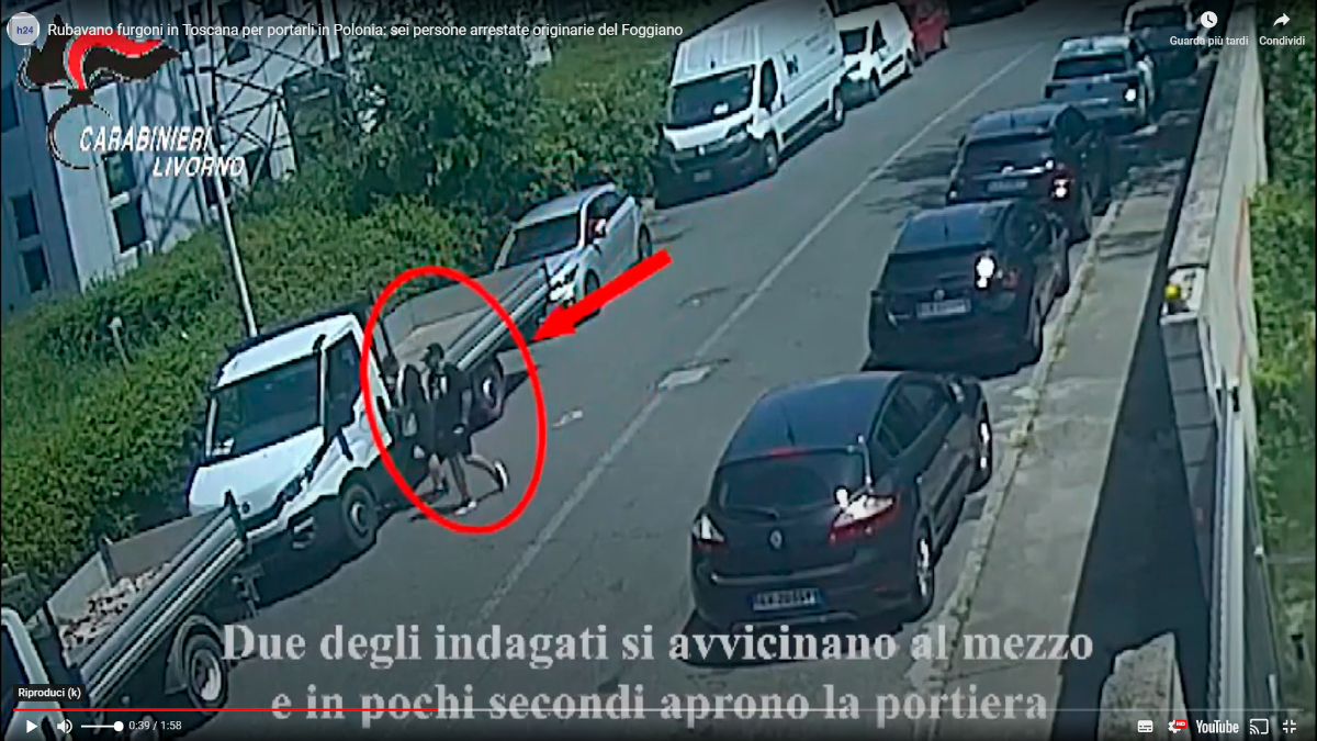 Due dei ladri colti in flagrante dalle registrazioni dei carabinieri di Livorno