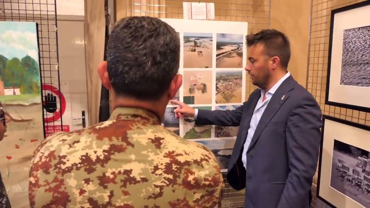 Imola, il generale Figliuolo in visita alla mostra fotografica sull'alluvione / Video