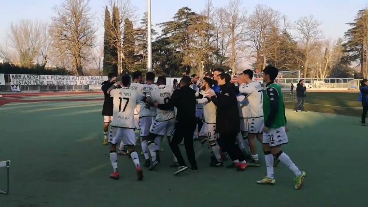 Calcio C, il Cesena sbanca Imola e lancia il guanto di sfida alla Reggiana VIDEO
