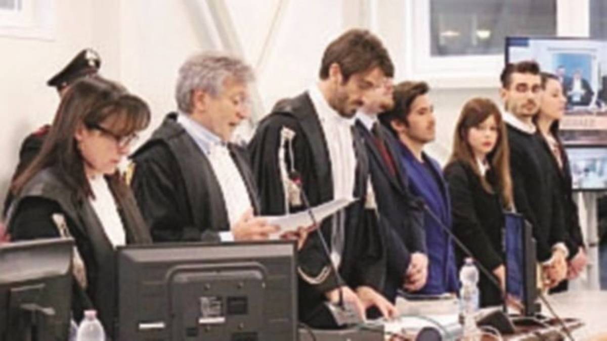 Processo Aemilia, barista di Riccione condannato a 37 anni, assolti i tre riminesi