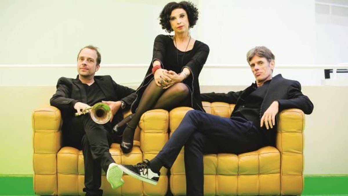 Un teatro multiforme che apre anche al territorio
