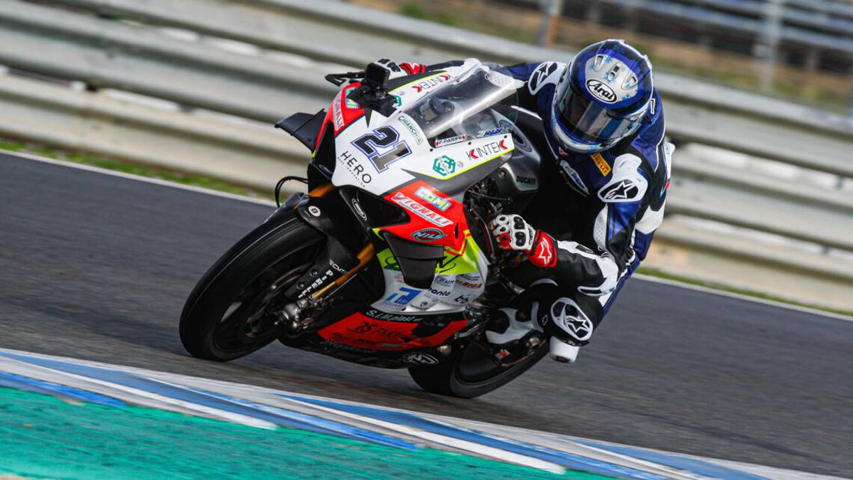 Superbike, GpAragon: Rea brucia Davies, Rinaldi 5° in gara2