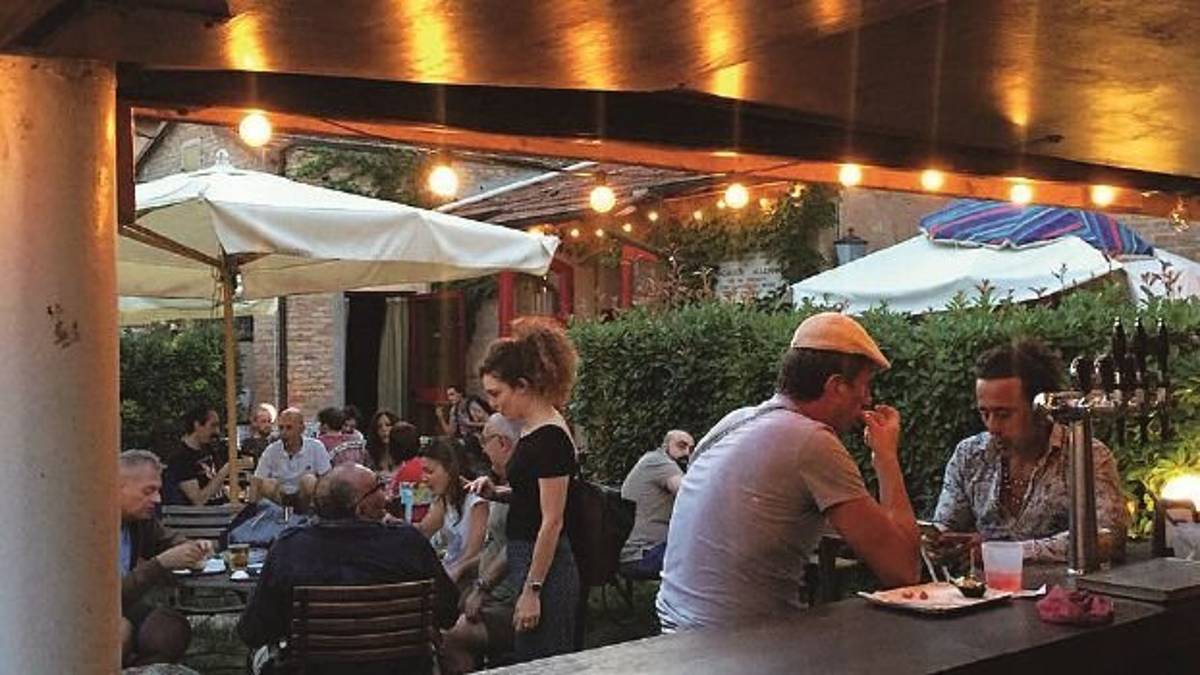 Abajur di Ravenna, dopo la multa da 3.000 euro il Comune lo finanzia con 2.500 euro