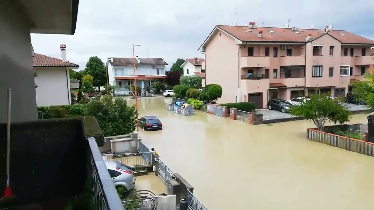 Allagamenti a Cesena: l'impressionante panorama di San Martino in Fiume dopo le esondazioni VIDEO