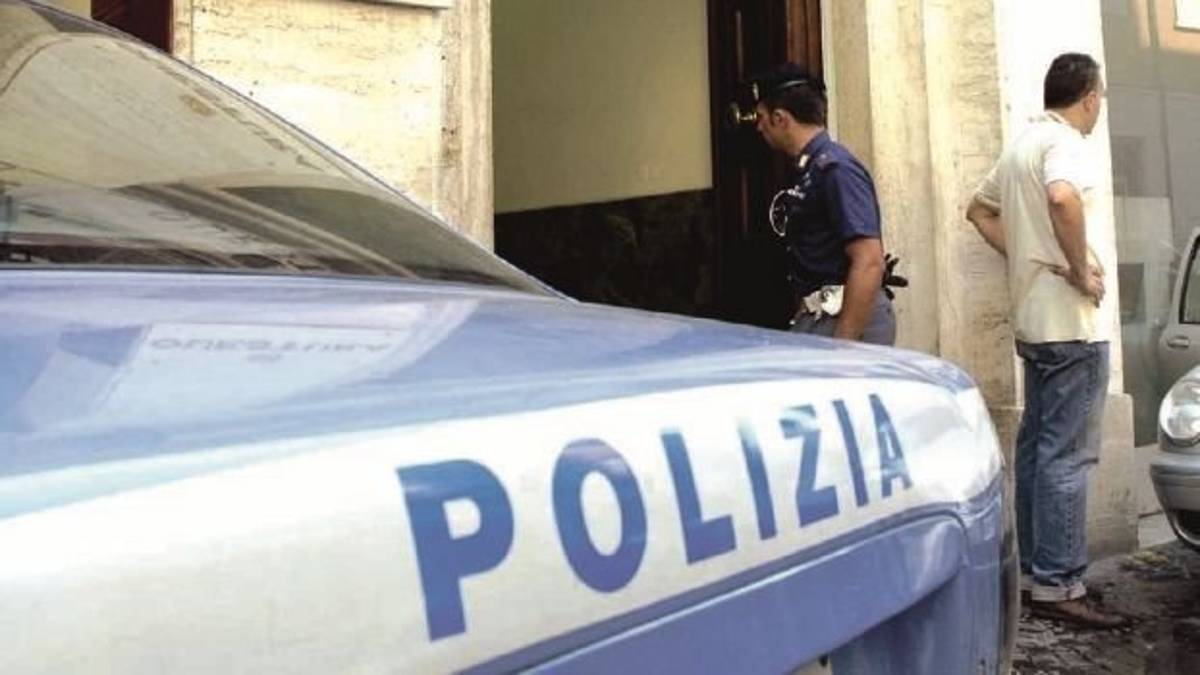 Vuole iscriversi all'università: il marito la massacra