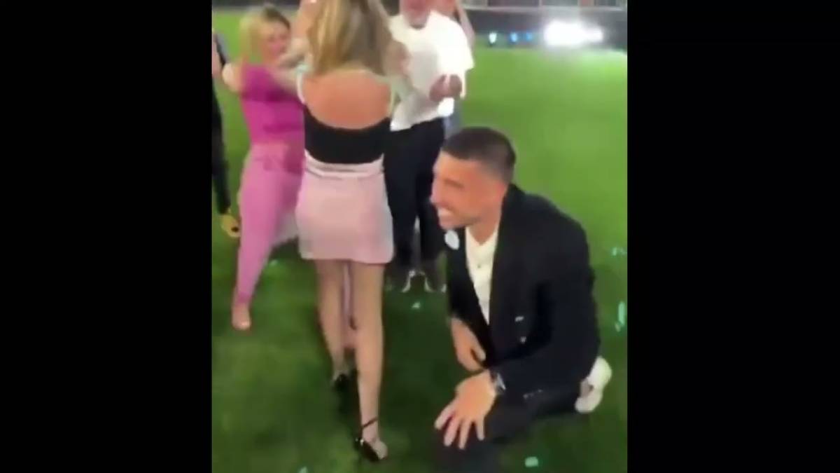 Il calciatore bellariese Zaccagni affitta l'Olimpico per svelare il sesso del figlio Video