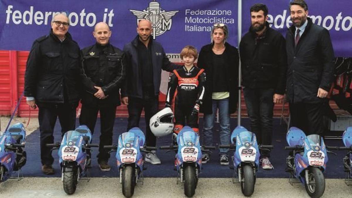 Baby centauri in pista a Imola con la Nannelli Riders Academy