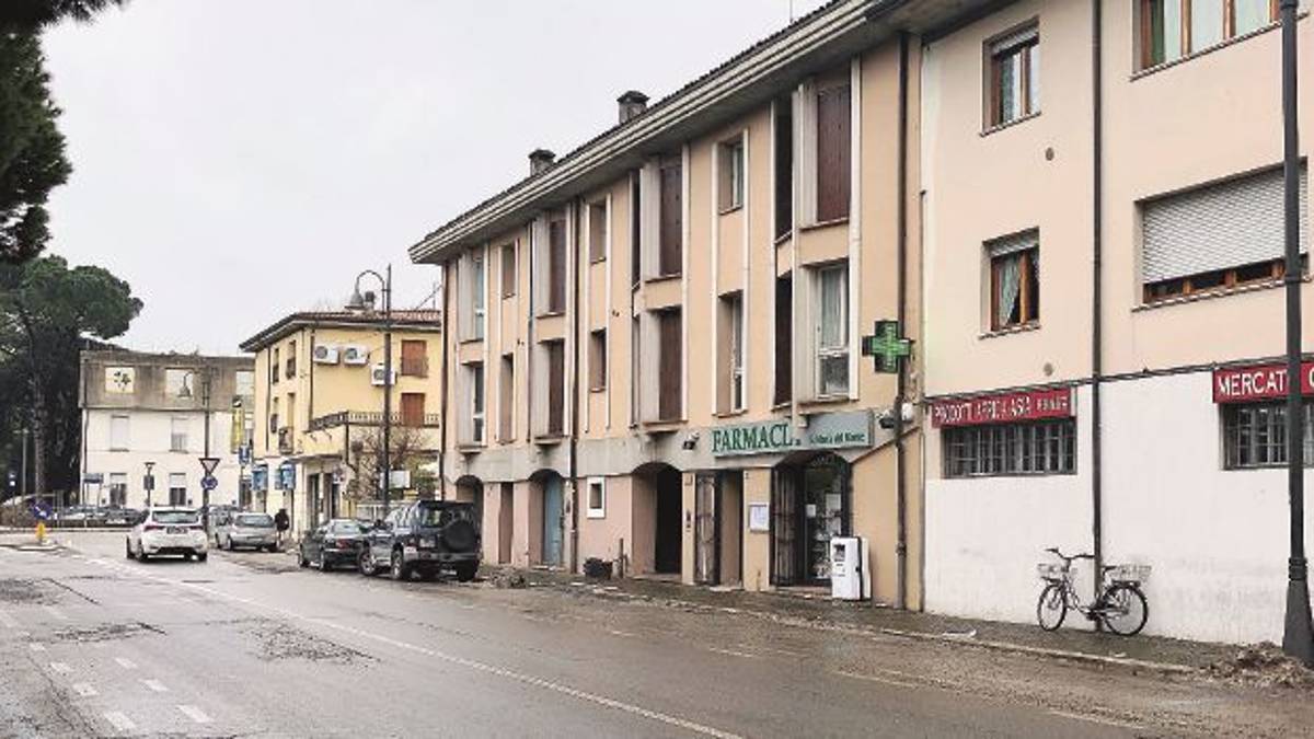 Rissa nell'indifferenza vicino alla stazione: individuati i colpevoli