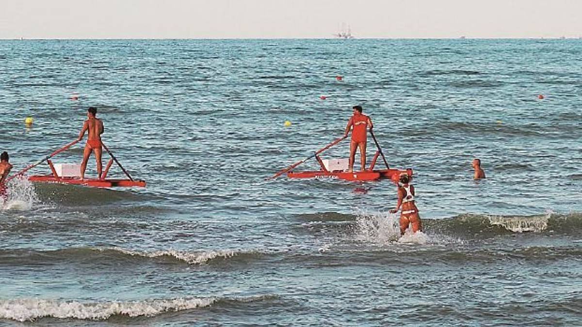 Bel tempo e caldo, a Cervia prolungato il servizio di salvataggio