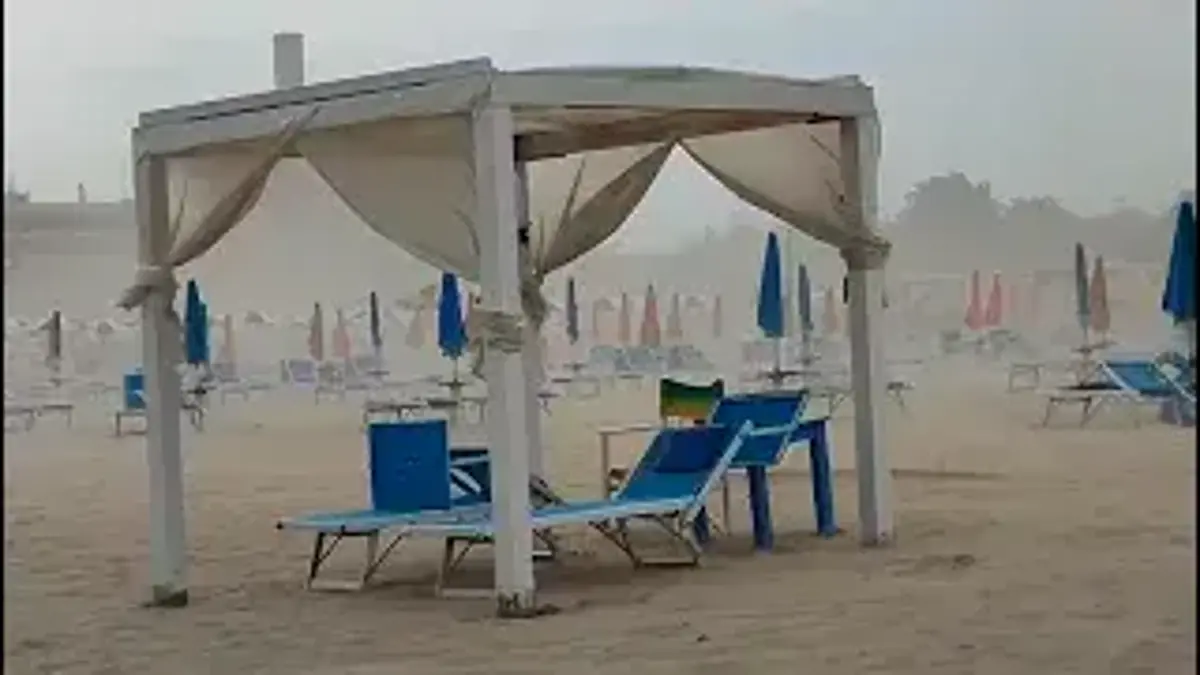 Meteo Romagna, l’aria è davvero cambiata: temporale e raffiche di vento a Viserba VIDEO
