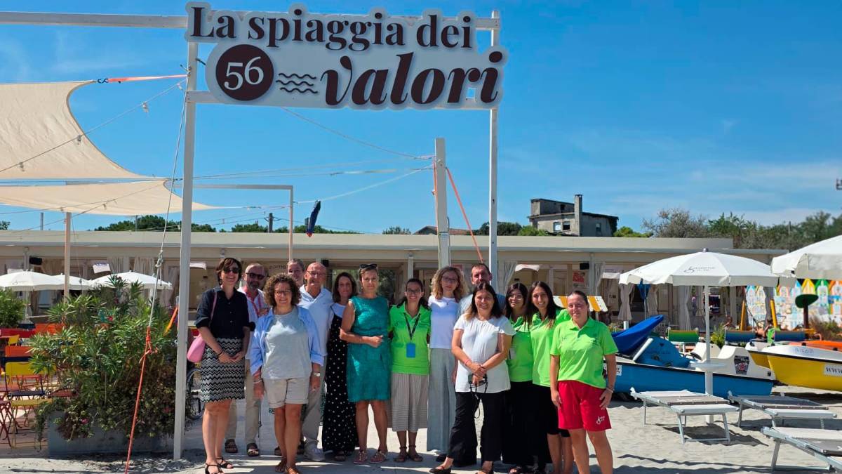 Ravenna, la Regione esalta la “Spiaggia dei Valori” di Punta Marina: “Esperienze come questa devono moltiplicarsi”