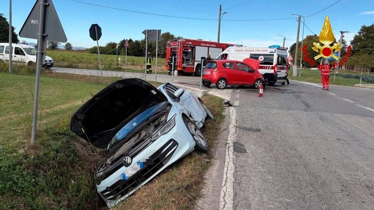Forlì, incidente: scontro all’incrocio, due feriti