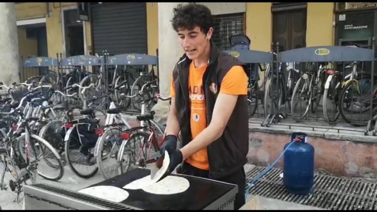 Riccionepiadina&nbsp;a&nbsp;Faenza per sfamare gli angeli del fango dell'alluvione