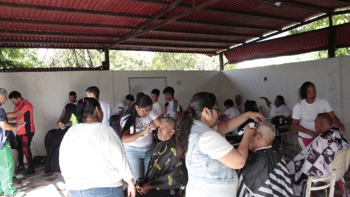Voi ci avete formato, ora tocca a noi aiutarvi: le parrucchiere venezuelane raccolgono fondi per Cesena dopo l'alluvione