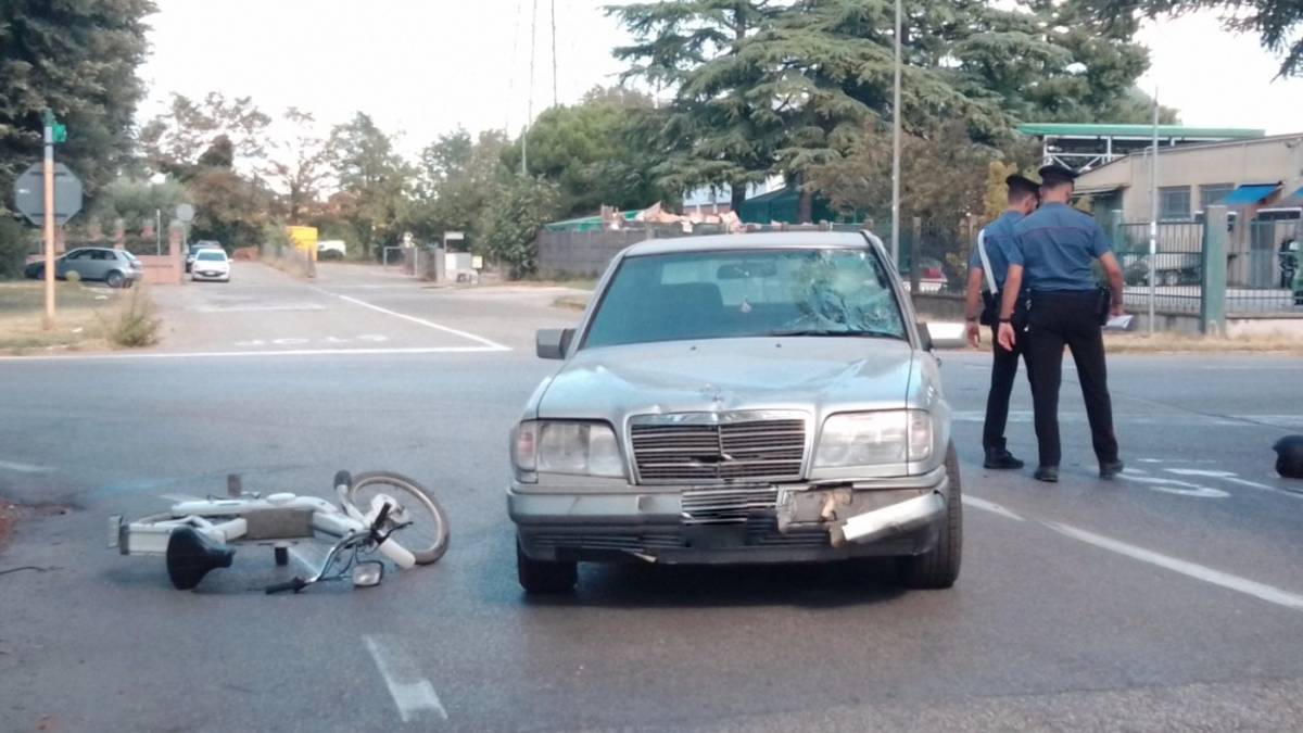 Faenza. Scontro all'incrocio: grave un uomo in sella a un Ciao, portato in elicottero a Cesena