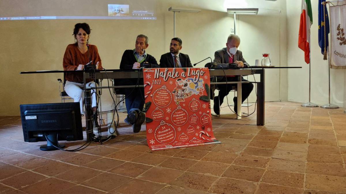 Natale a Lugo, la città si accende