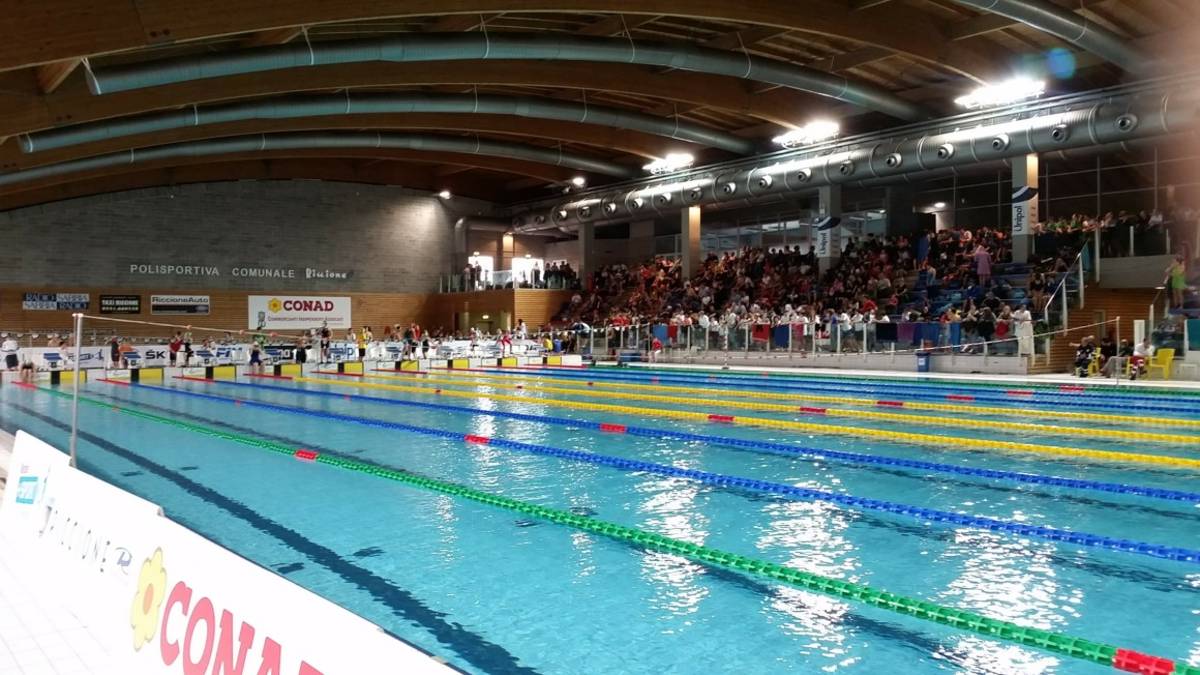 Riccione, bollette quadruplicate, ma la piscina riparte