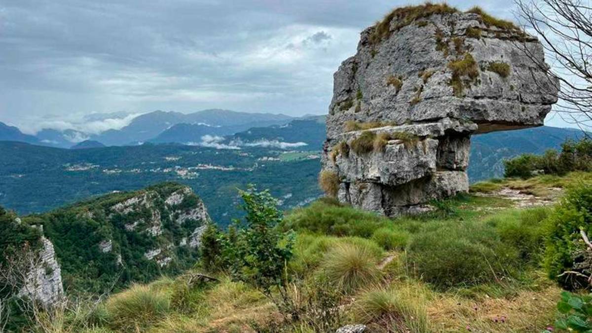 Il cane lancia l’allarme: 39enne di Cesena trovata morta in un dirupo nella zona dell’Altar Knotto