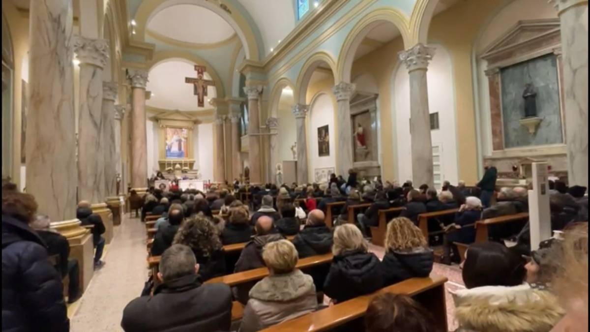 San Mauro Pascoli, celebrati i funerali della vittima del femminicidio&nbsp;di&nbsp;Bellaria VIDEO