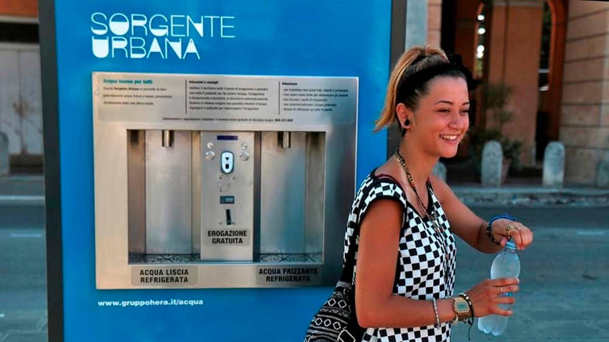 Rimini, arriva il Papa: ispezione a tombini e caditoie per la sicurezza e arrivano due sorgenti urbane