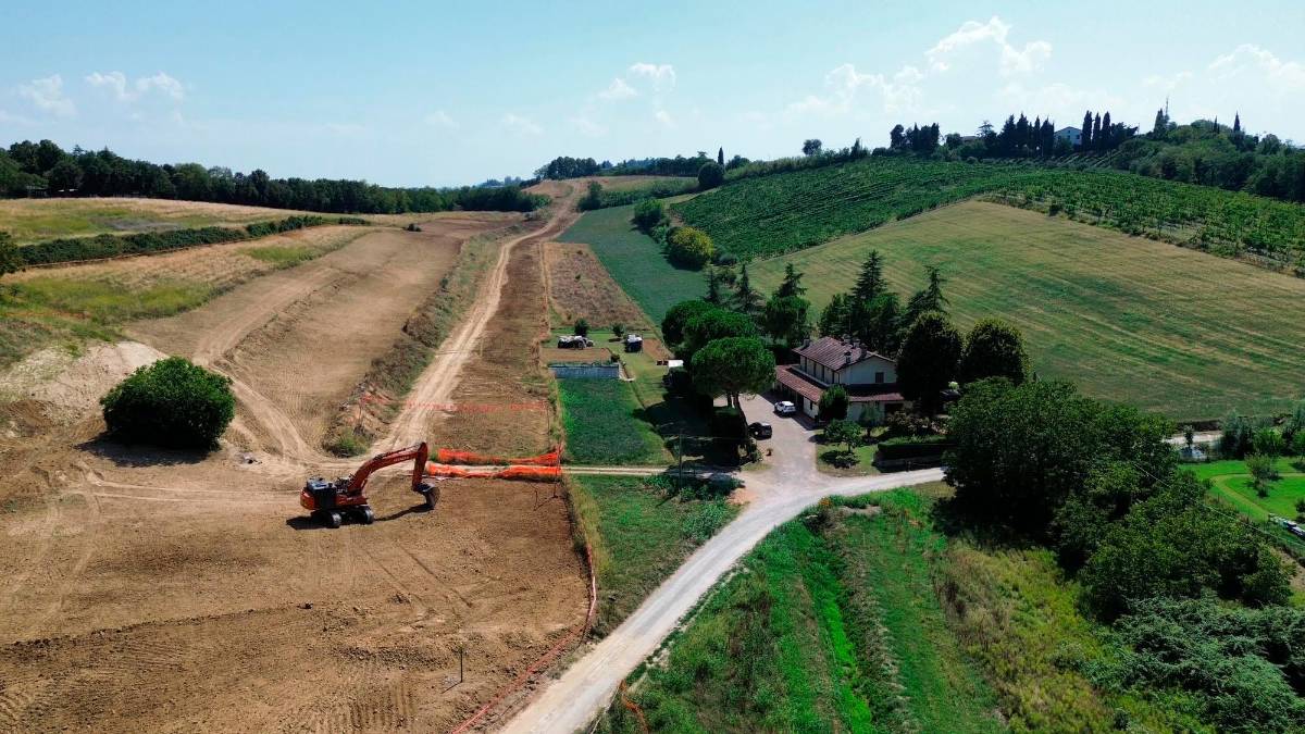 Ruspe al lavoro nella zona attraversata dal metanodotto