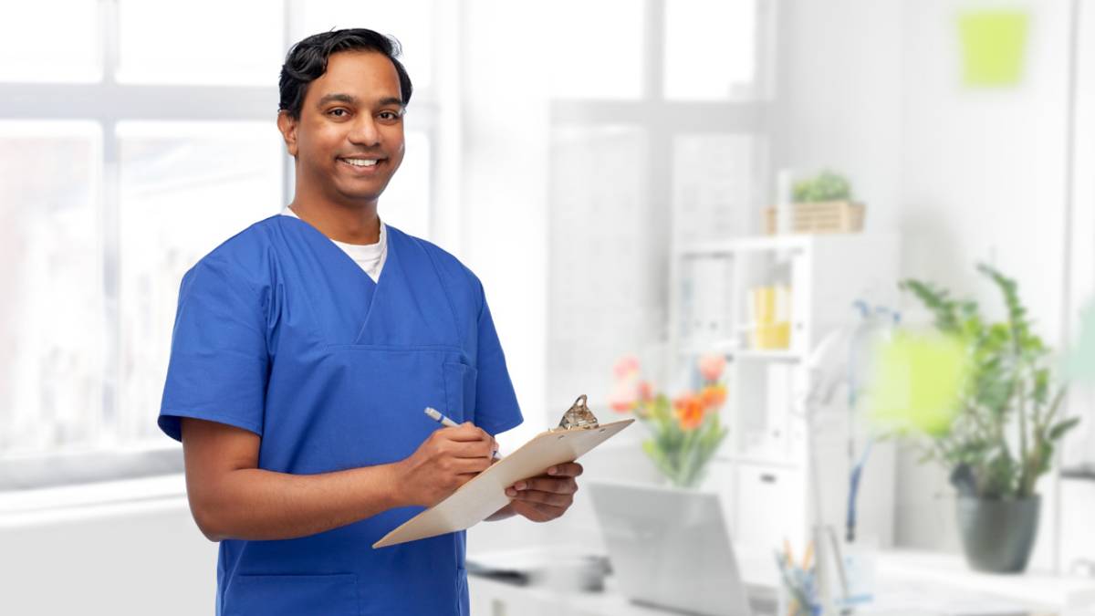 Lavoro, manca il personale sanitario: in Romagna 36 infermieri dalla Tunisia e dall'India