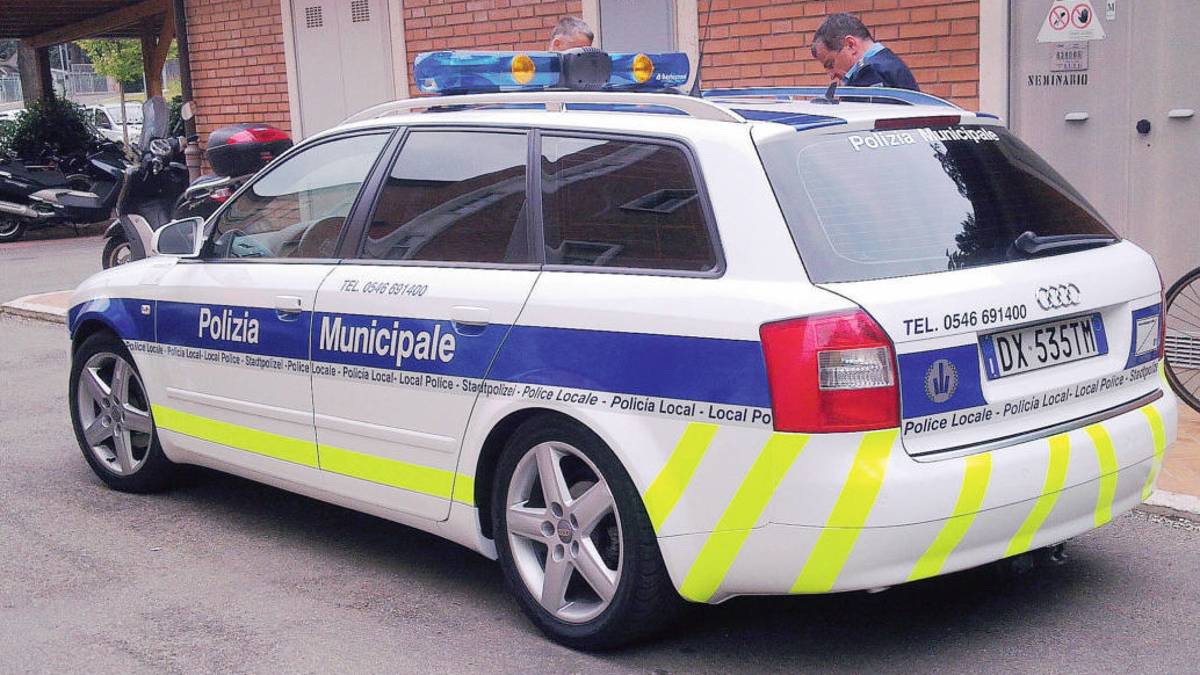 Mercato di Faenza, prende il posto dell’amico: multa e sequestro