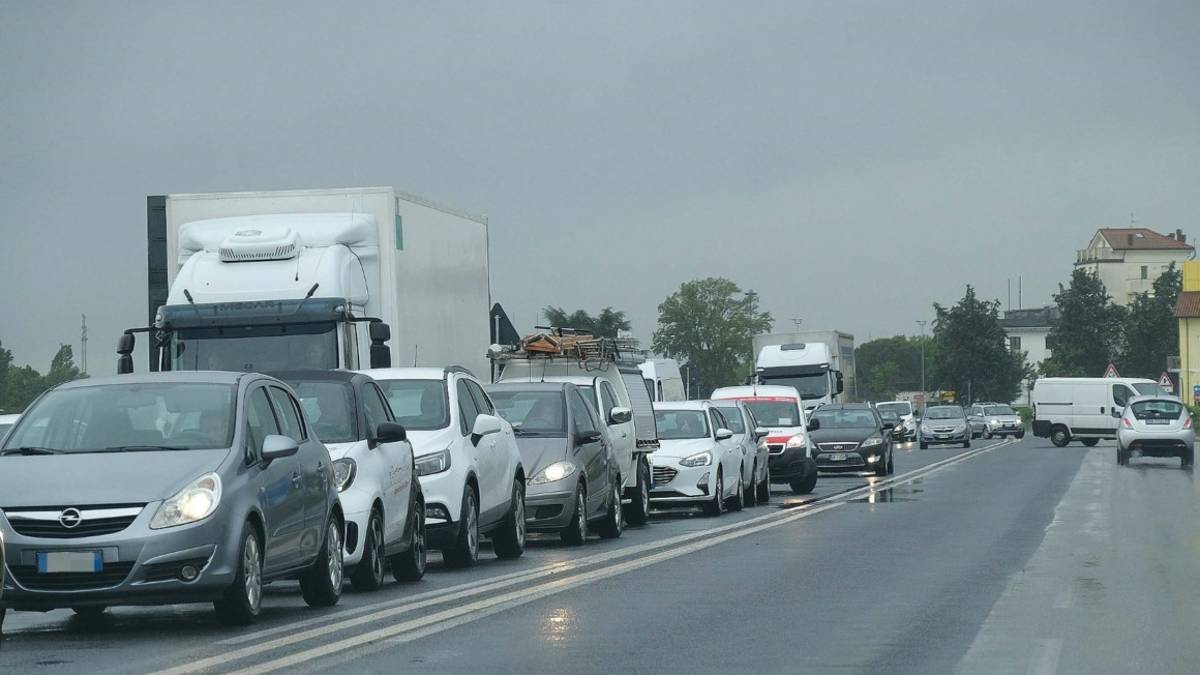 Maltempo: in Romagna chiusa l'autostrada A 14 in alcuni tratti; mentre la E45 solo ai mezzi pesanti