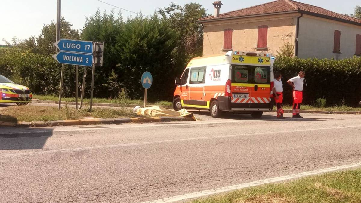 Voltana, incidente: muore motociclista
