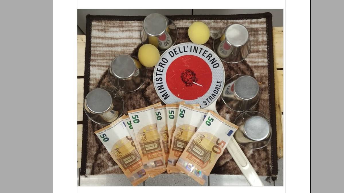 Rimini, sei campanellari colti sul fatto: avevano incassato quasi 2mila euro