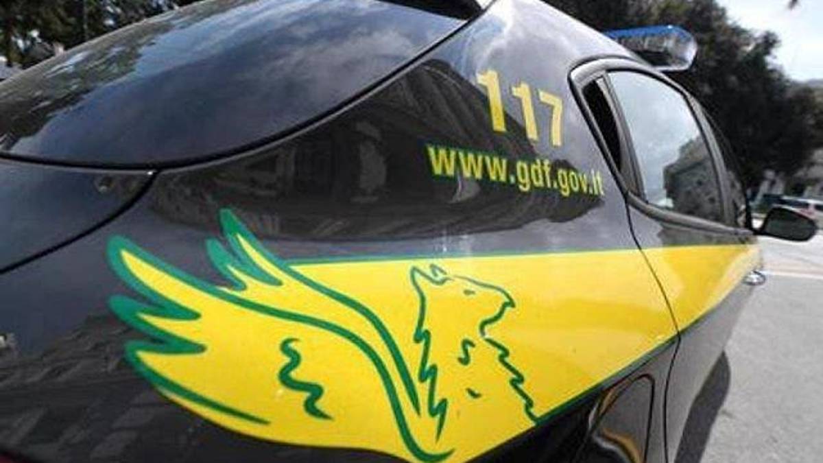 Riciclaggio sull'asse Faenza-Forlì, sequestro milionario della Finanza