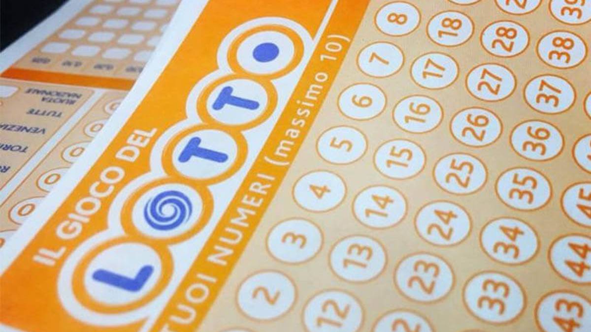 Rimini, gioca al Lotto e vince 24.250 euro