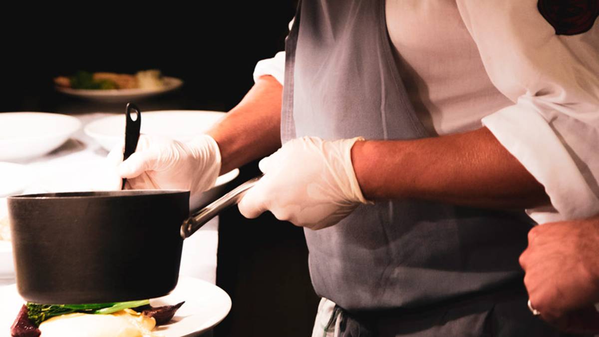 Rimini. Niente scontrini: chiusi ristoranti, forno e sartoria