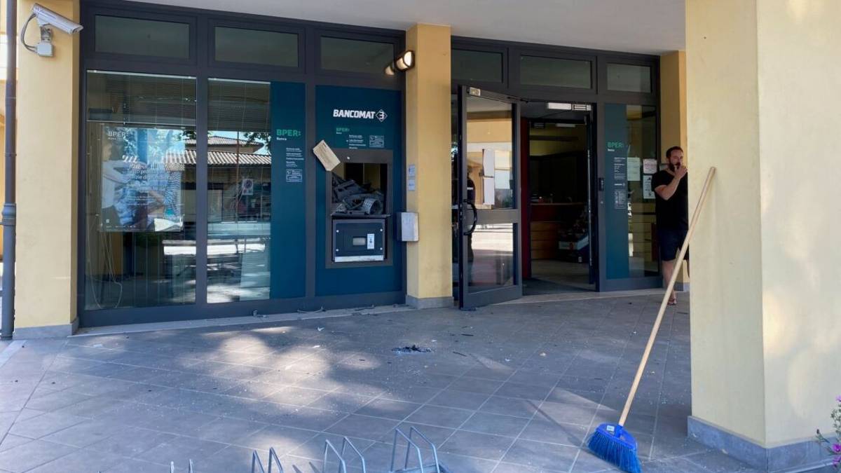 Fatto saltare il bancomat della Bper a Martorano di Cesena - VIDEO