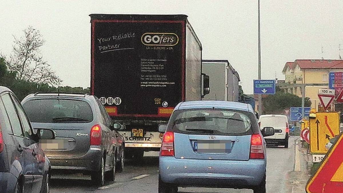 Viabilità, il prefetto revoca il divieto di circolazione ai camion