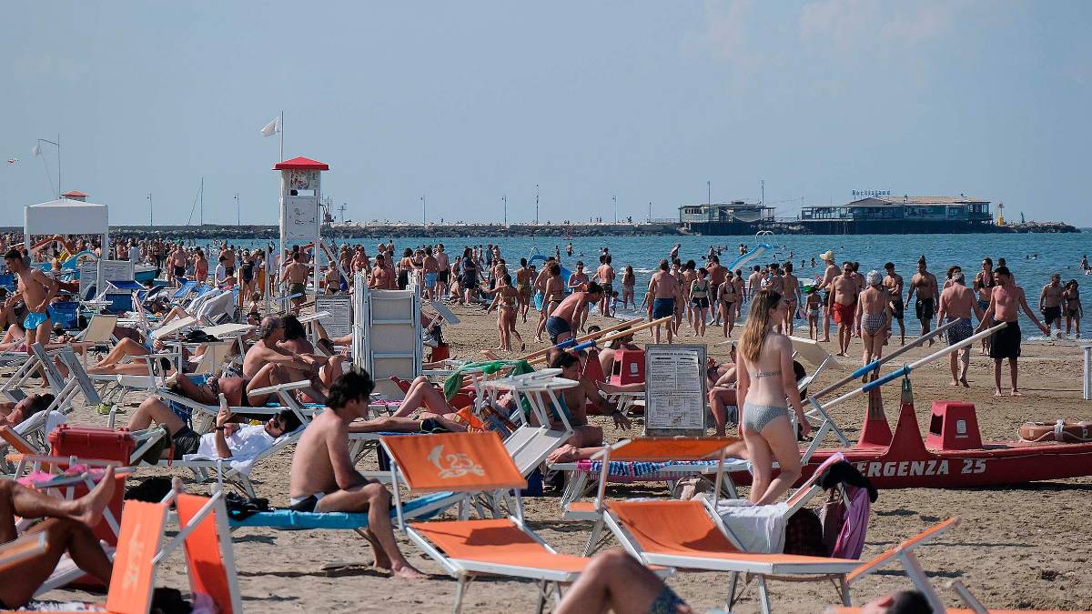 I costi della giornata in spiaggia, Federconsumatori: “In Emilia-Romagna aumenti del 3%, in Sicilia i maggiori rincari”