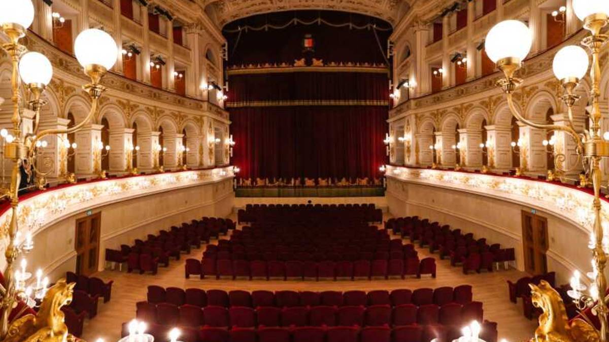 Coronavirus Rimini, rimborso biglietti per spettacoli al Galli