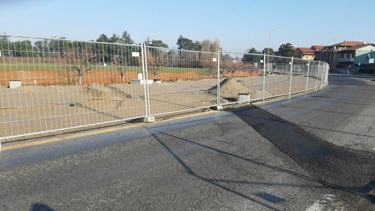 Lavori per la rotonda a Borgo Paglia sulla via Romea a Cesena