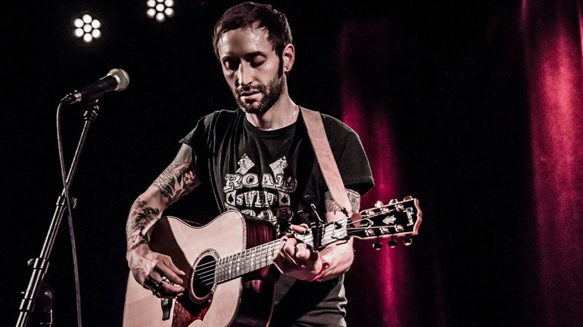 Musica dal vivo al Bar Lento con il folk di Mike Noegraf e Girless