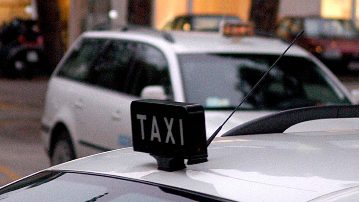 Rimini. Nuove licenze per i taxi, scontro con il Comune