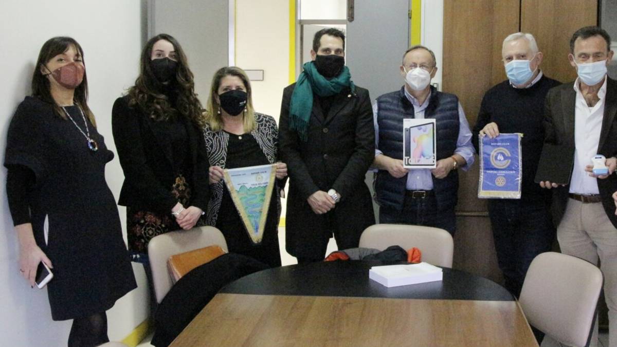 Coronavirus e diagnosi precoce: ecografo dono del Rotary alle Usca