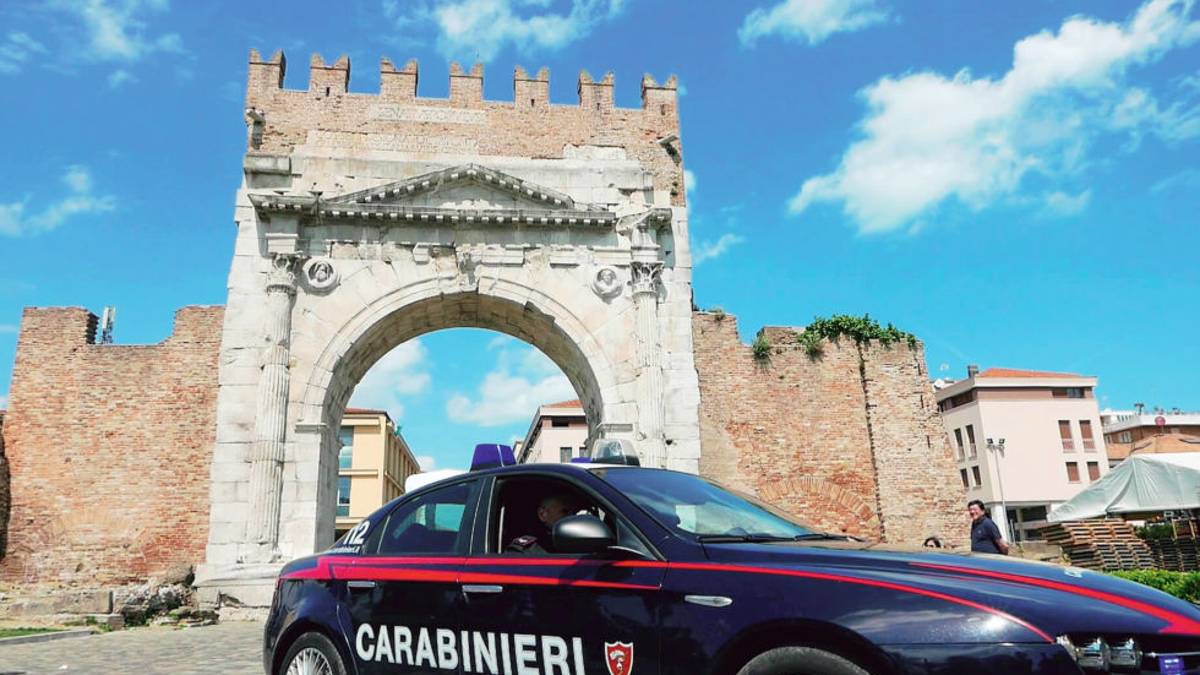 Rimini. Festa non autorizzata per il Covid, multati 16 giovani