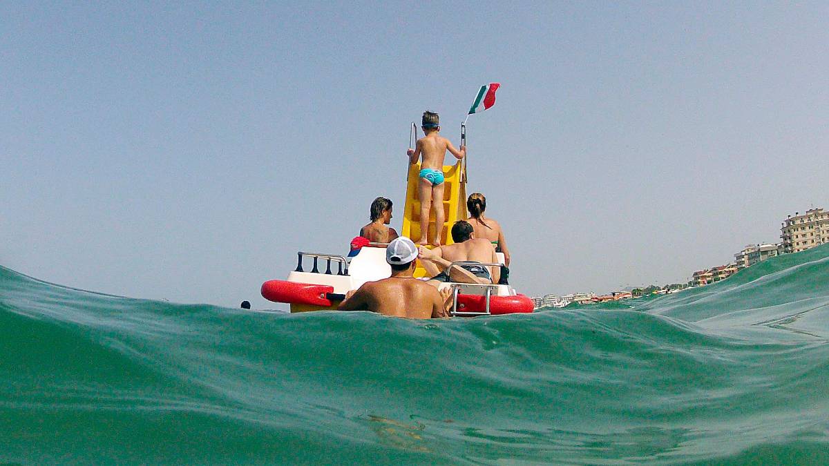 Ravenna. Palpeggiata durante il bagno al mare: lo zio condannato a 4 anni e mezzo