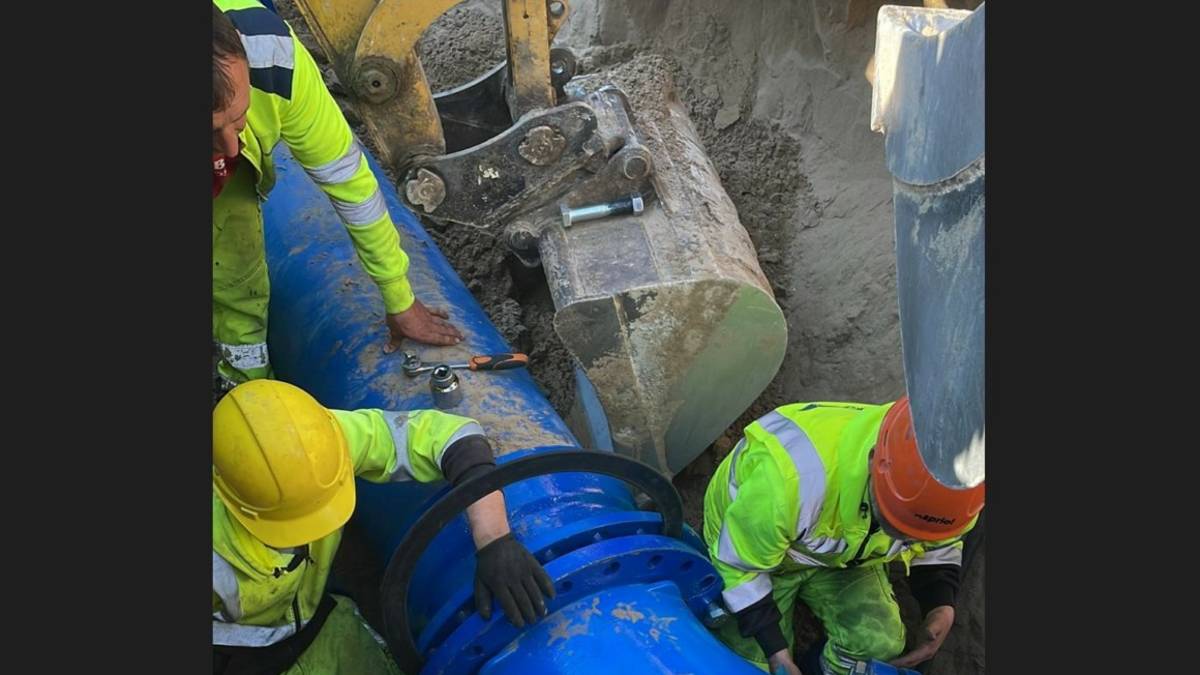 Riccione, 2mila abitazioni senza acqua per la rottura della condotta sul Ponte Romano
