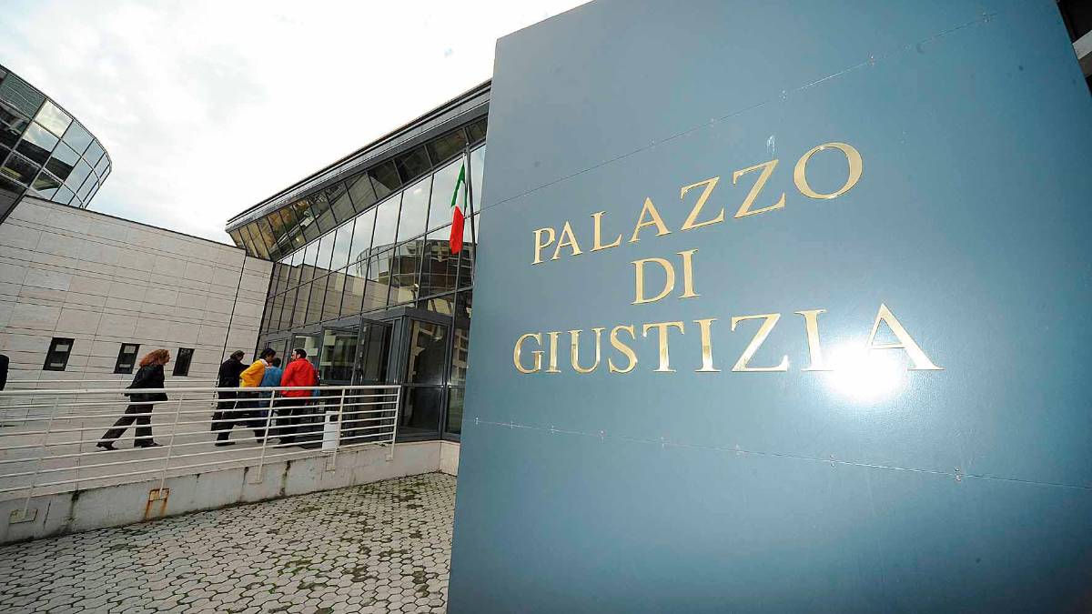Rimini. Camion in fiamme, distrutto un trasloco: ma il risarcimento al cliente si ferma a 14.600 euro