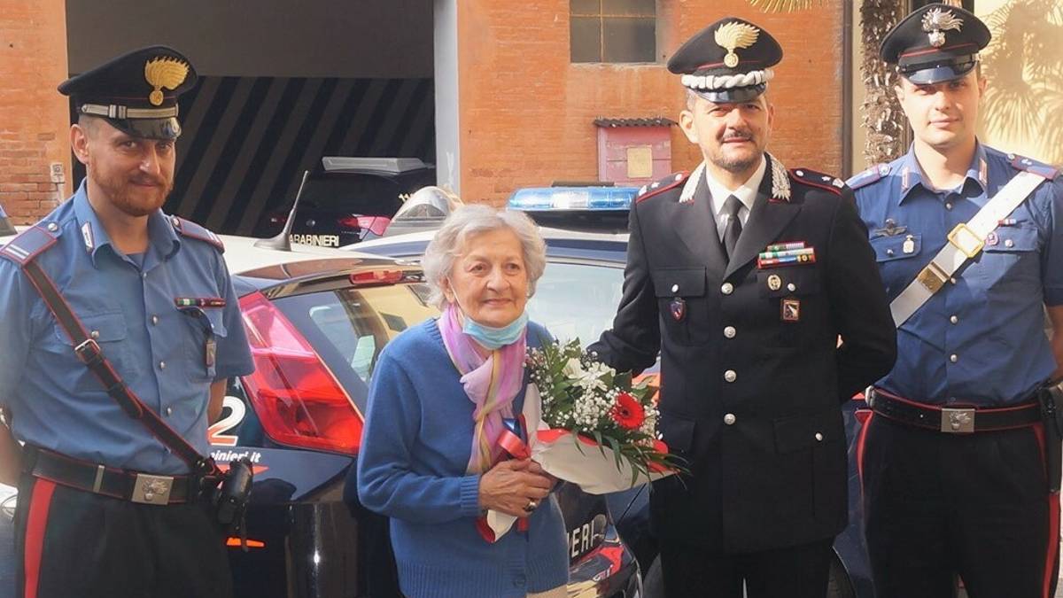 Imola, anziana detective fa arrestare la governante infedele