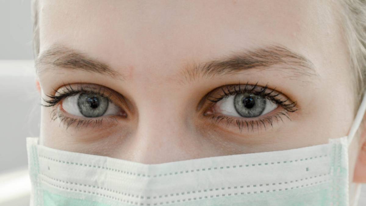 Rimini, Coronavirus. «Mascherine esaurite. Le spediscono in patria»