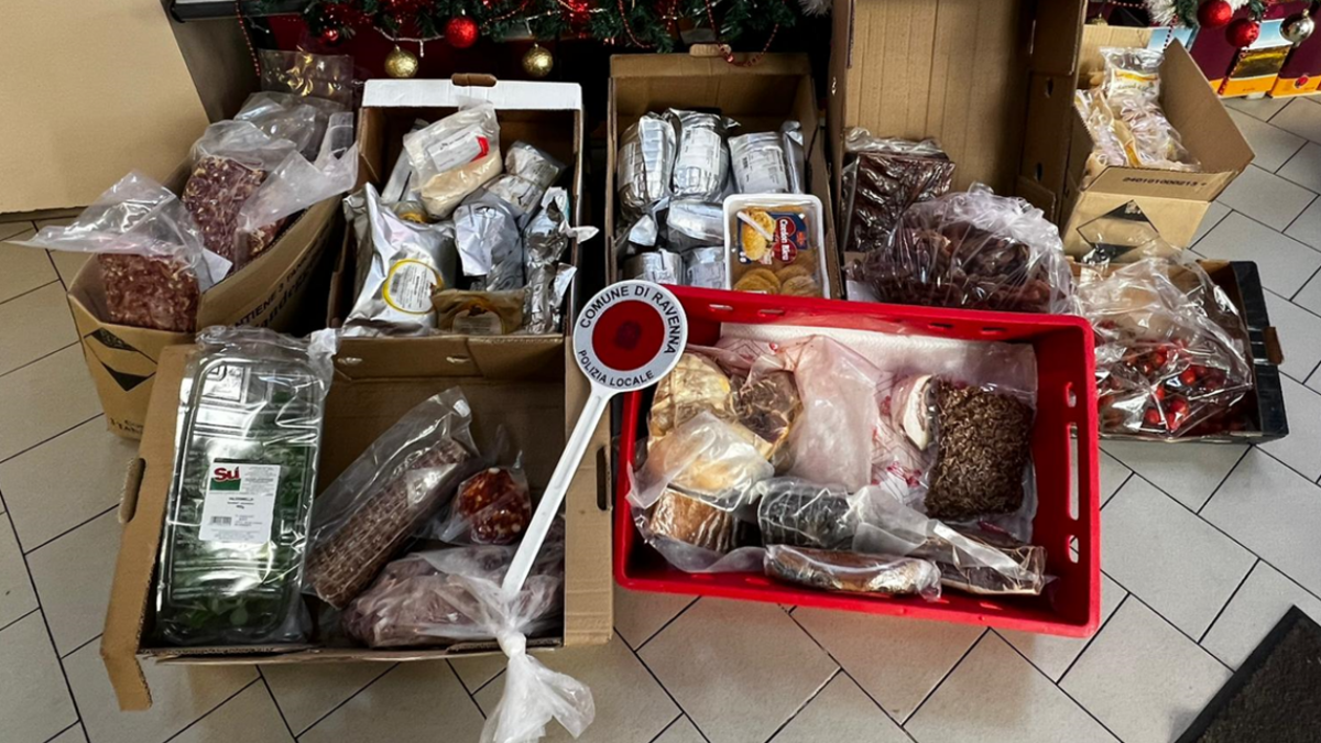 Ravenna, 65 chili di carne avariata: multa di 6.500 euro a una macelleria