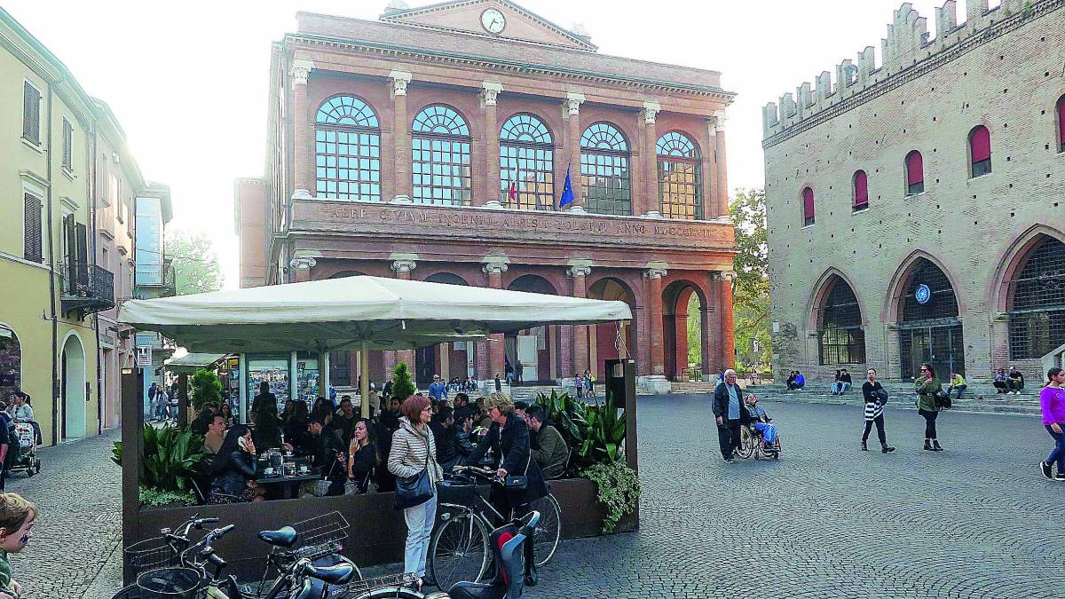 Rimini. Dehors, Soprintendenza in retromarcia