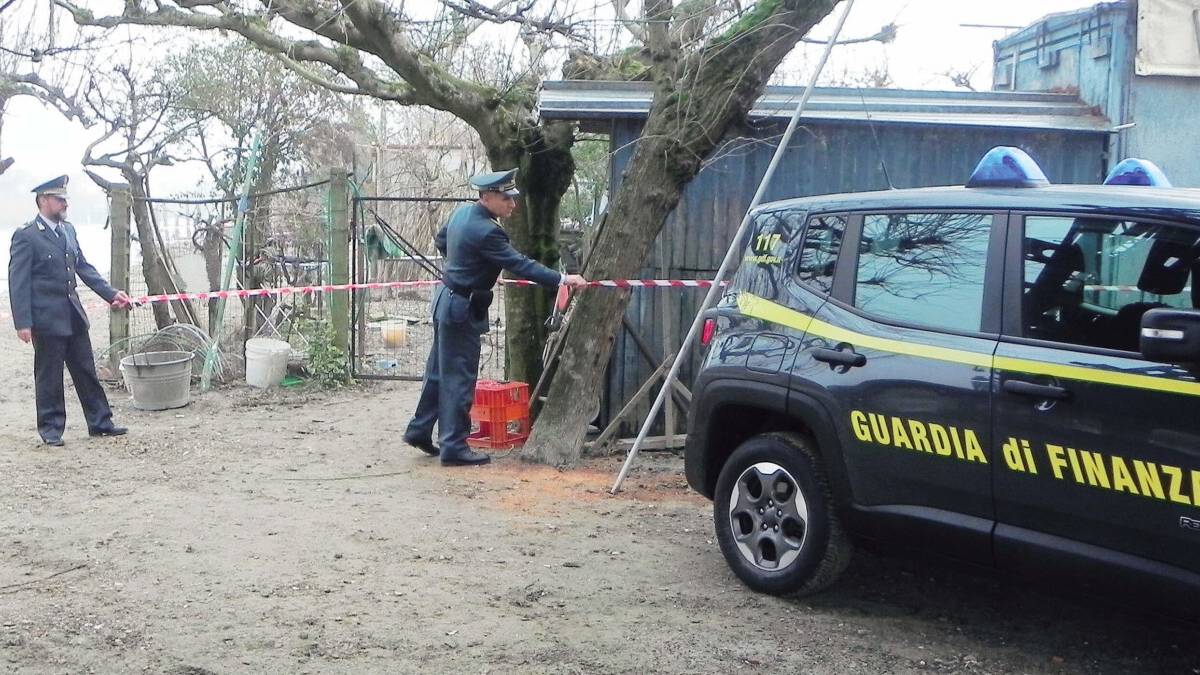 Ravenna, “Villaggio” abusivo ai Fiumi Uniti. Denunciati tre capannisti